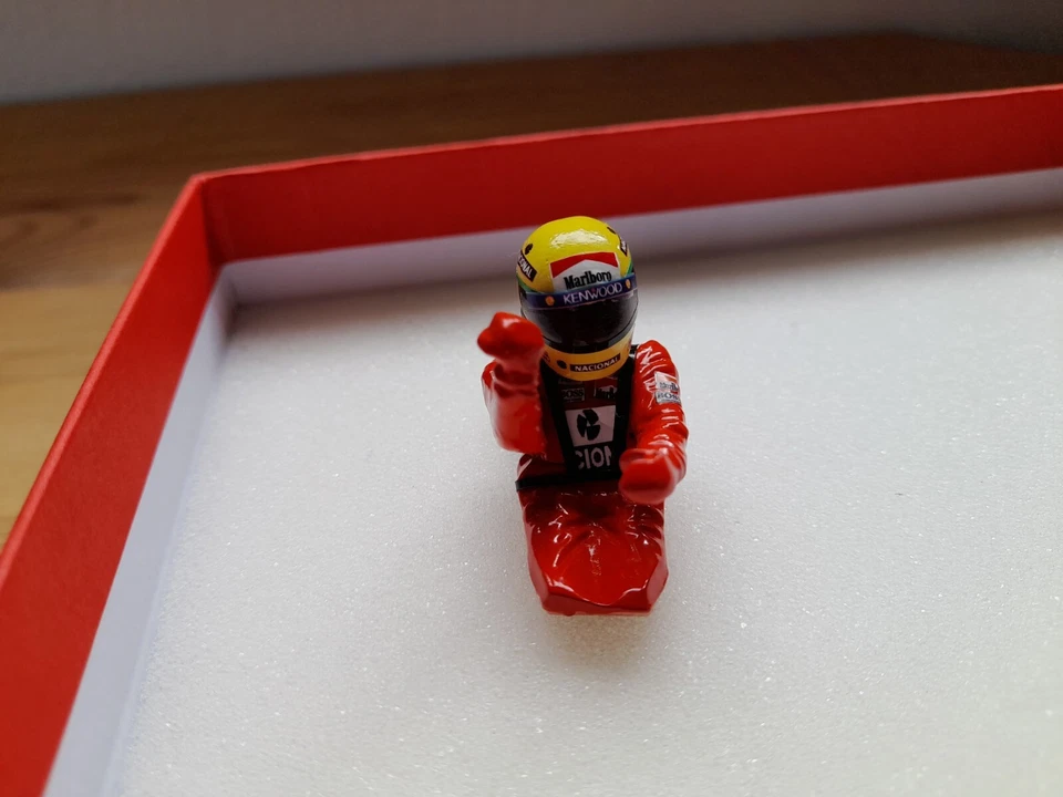 Ayrton Senna Mclaren Mp4/8 1993 F1 Driver figure 1:18 For Minichamps scale BNIB - Image 3 of 4