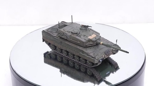 Modelo de tanque de batalla Leopard 2A4 escala 1:72 diecast modelo de tanque militar piel adultos - Vídeo 1 de 1