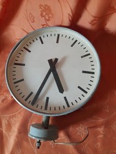 pendule de gare ancienne double face pour déco loft usine interieur vintage