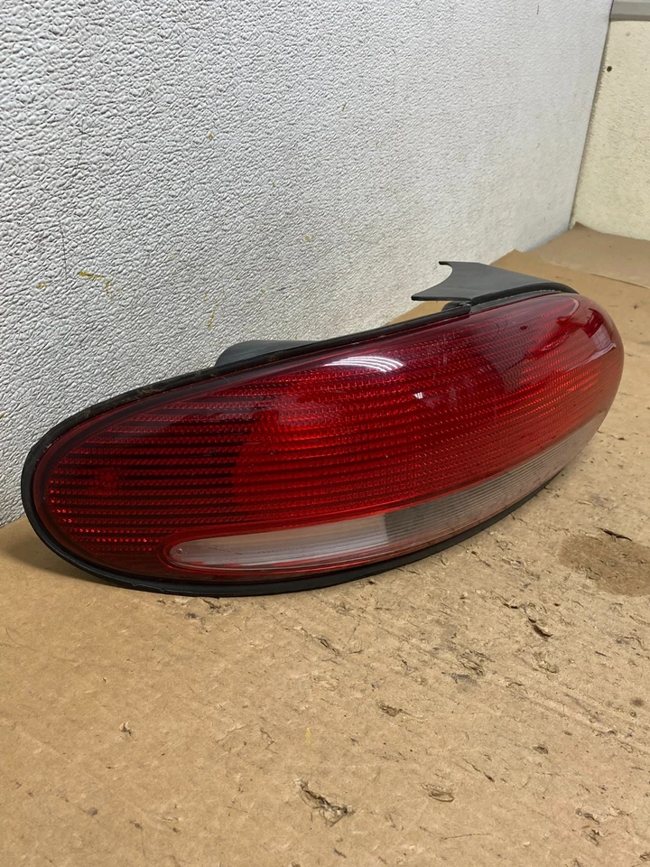 1996-2000 Chrysler Sebring Convertible Left Driver Lh Side Tail Light Q8799 DG - Image 3 of 4