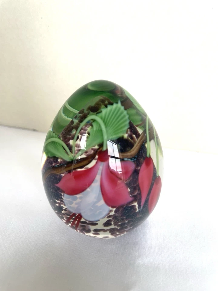Orient & Flume Art Glass Fuchsia Egg Paperweight 94/250 By E Alexander - Image 2 of 4