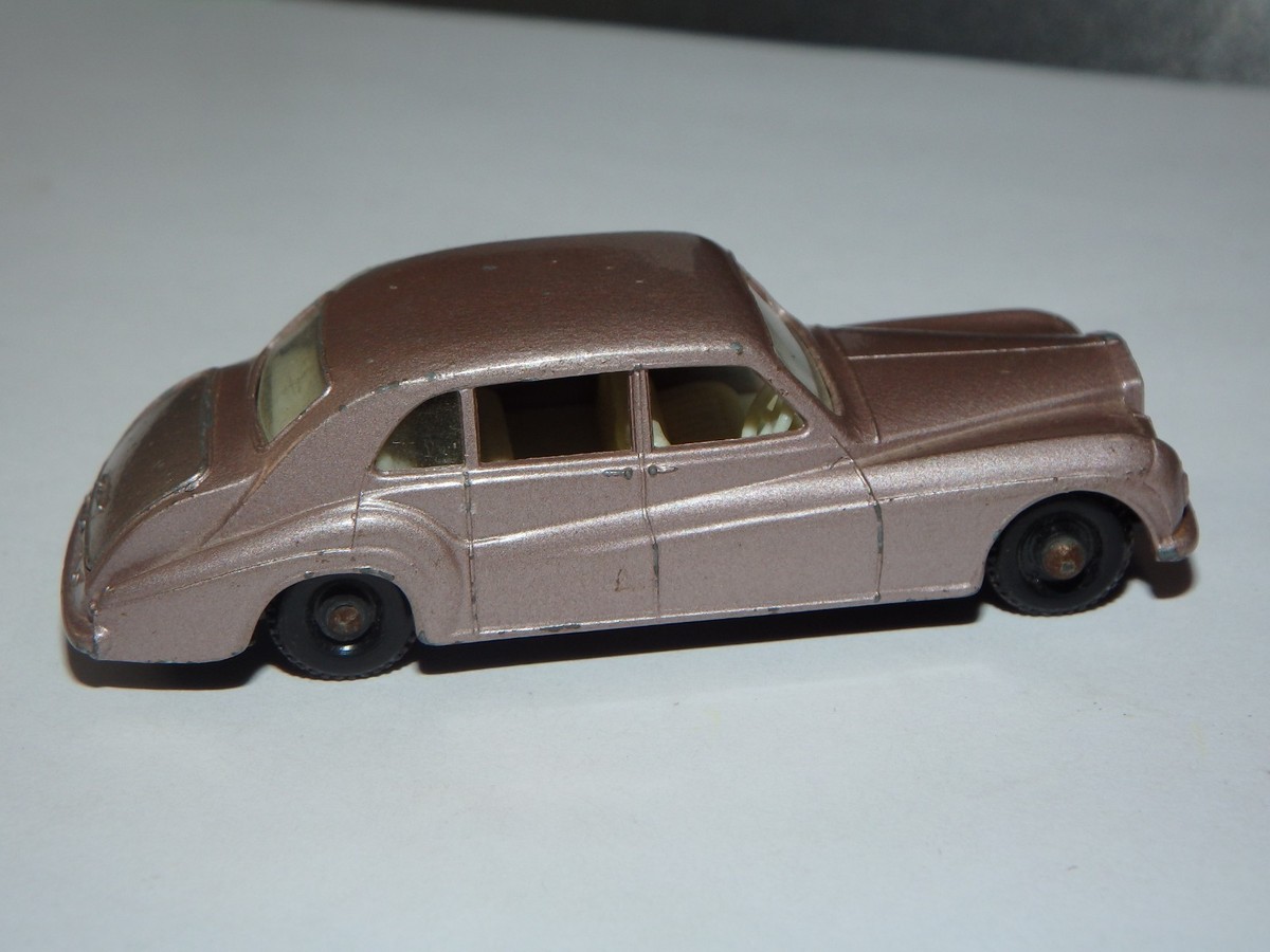 Matchbox #44 Rolls Royce Phantom V color is pinkish tan in