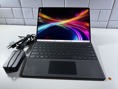 Microsoft Surface Pro 9 i7-1265U 16GB Ram 256GB SSD WIN 11 PRO + Keyboard