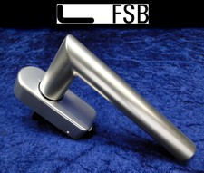FSB 34-1076 Maniglia per finestra in alluminio con cilindro a pulsante, perno autobloccante 34 mm