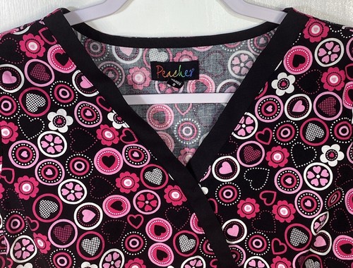 Blusa Médica San Valentín para Mujer Talla XS Medida Corazones Flores Círculo Negro Rosa - Imagen 2 de 3