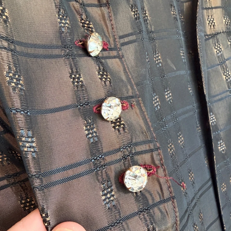 Vestido camisa tafetá metálico bronze vintage com botões e cinto de joias de cristal - Imagem 3 de 4