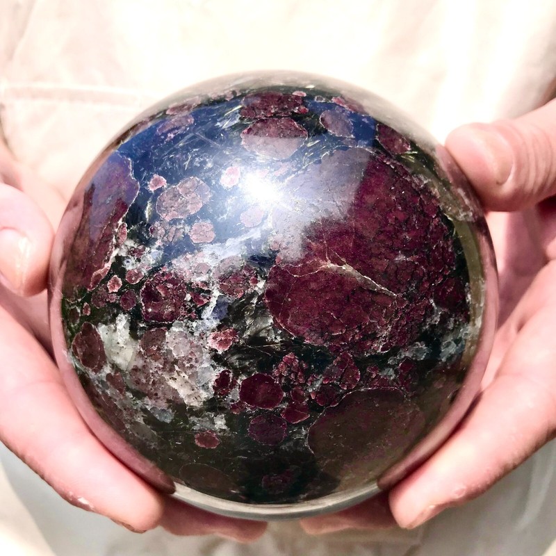 3140g  Natural garnet crystal ball quartz crystal energy ball Reiki healing