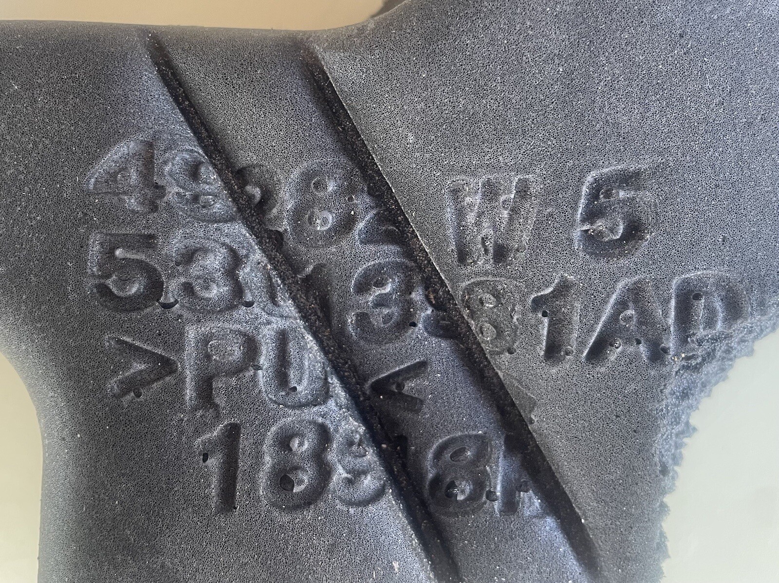 22 Dodge Charger Scat Pack 392 6.4l Hemi OEM Intake Manifold Cushion 53013981AD eBay