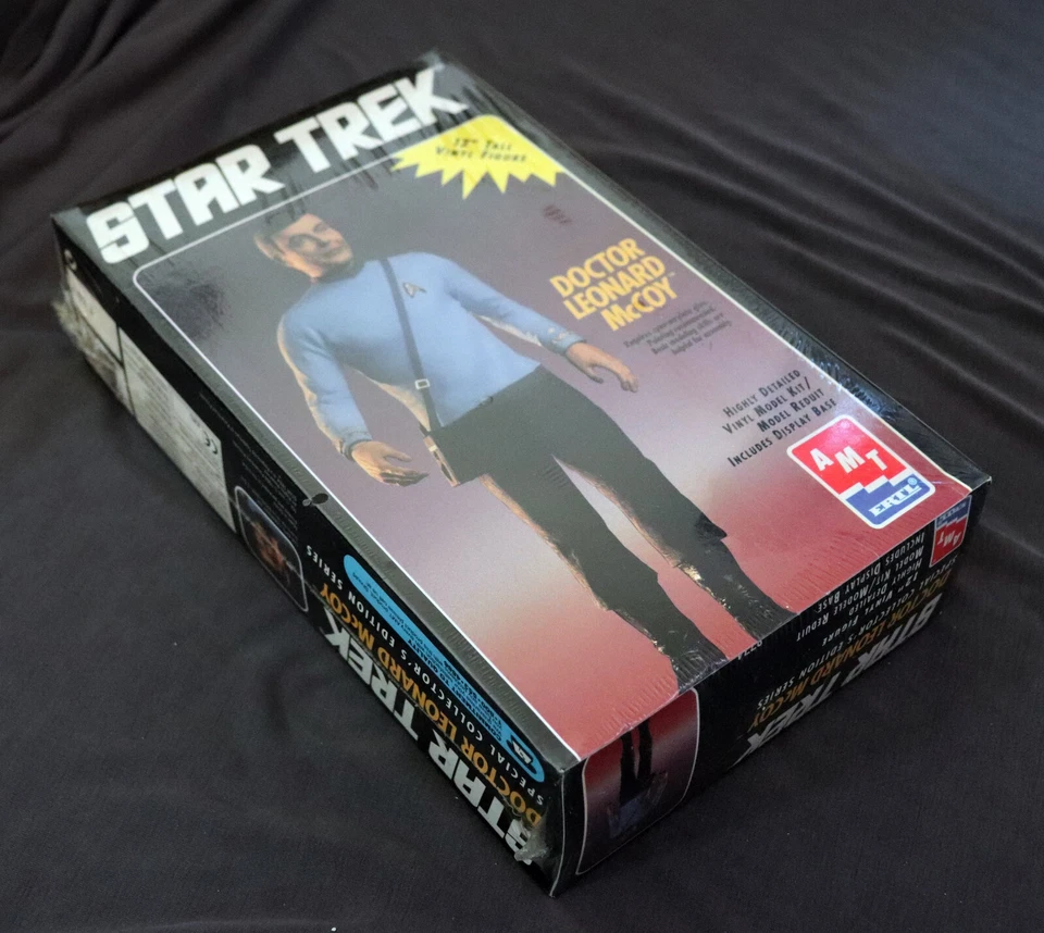 AMT Ertl Star Trek Doctor Leonard McCoy Vinyl Model Kit 1/6 New Factory Sealed - Image 2 of 2