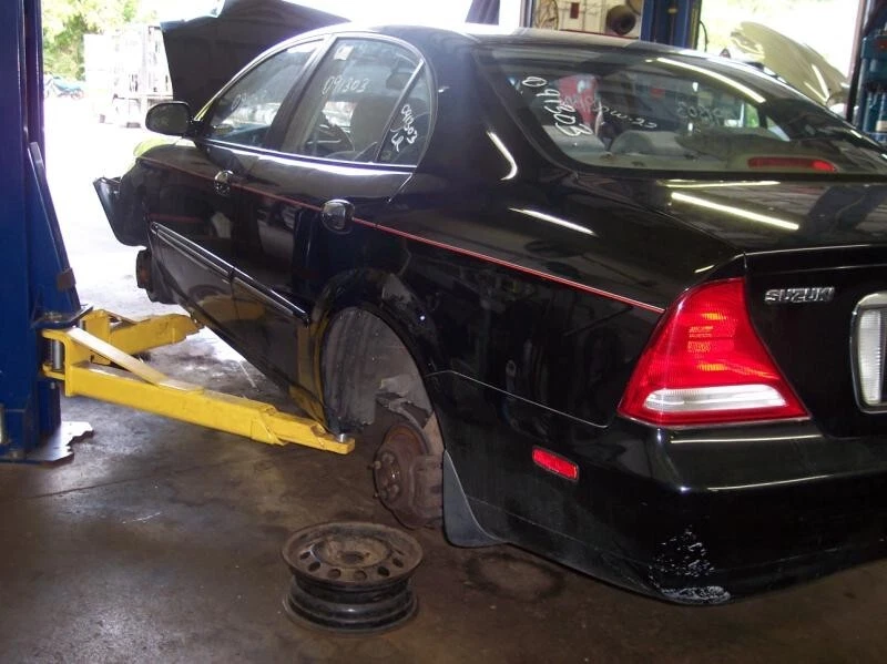Bolsa de aire de volante usada se adapta a: 2004 Suzuki Verona volante grado A Foto 3 de 4