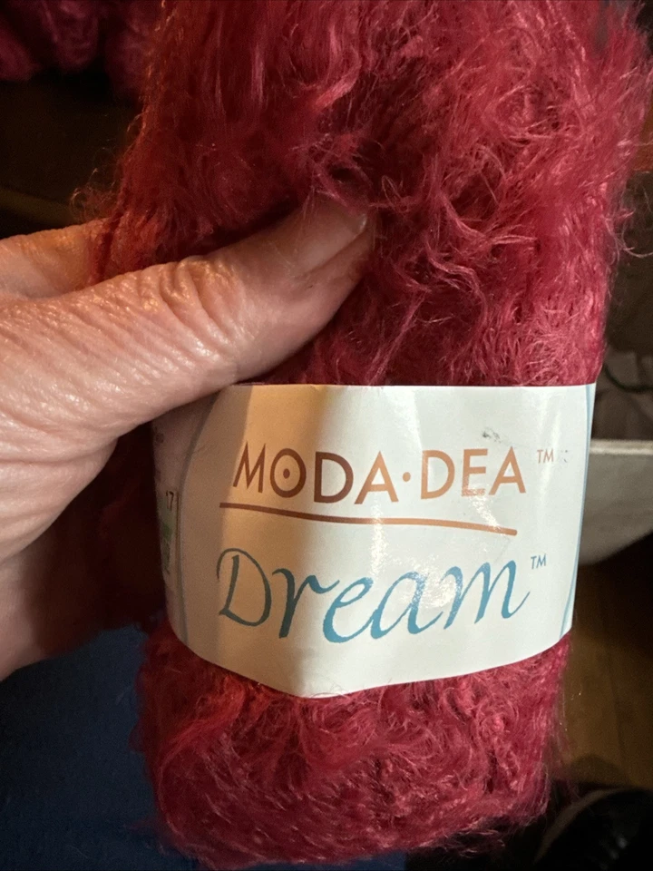 NEW 5 Skeins Moda-Dea Dream Yarn Raspberry  3773 Nylon/Acrylic Medium 4 93 yards - Image 2 of 4