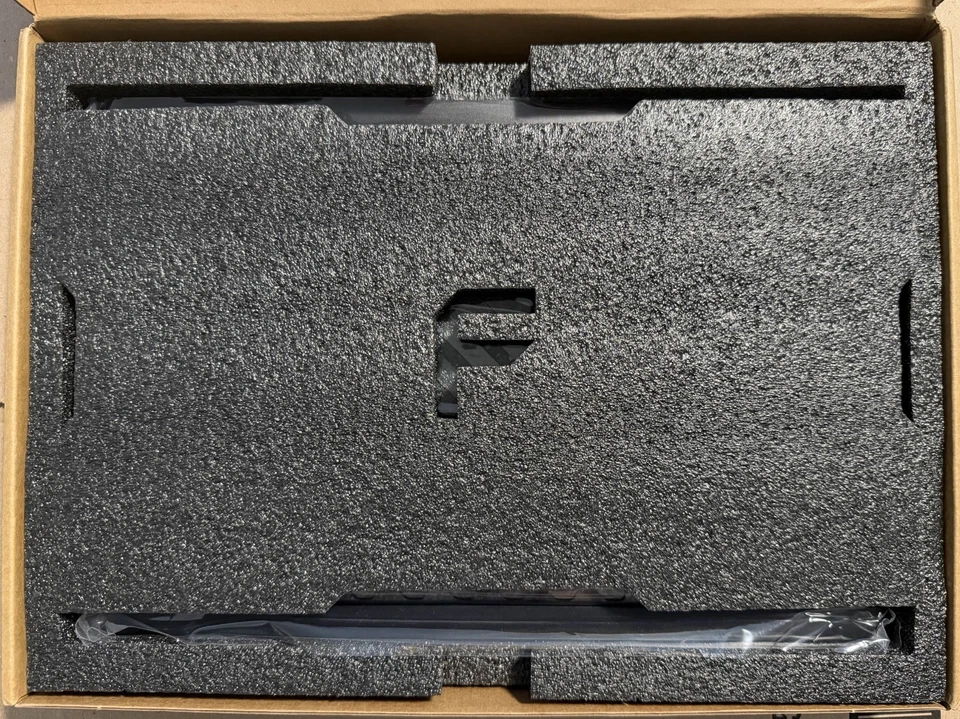 Paneles laterales oficiales de vidrio templado ventilado FormD T1 v2.1 - sin aranceles de EE. UU. Foto 3 de 4