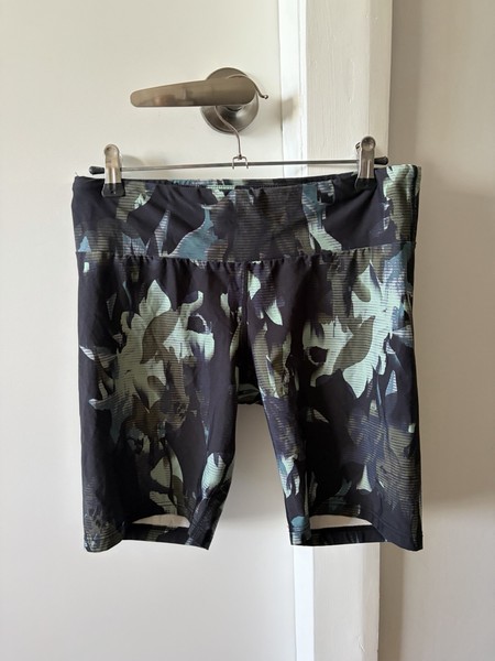 Running Bare Green Printed Bike Shorts Size 12 Forest