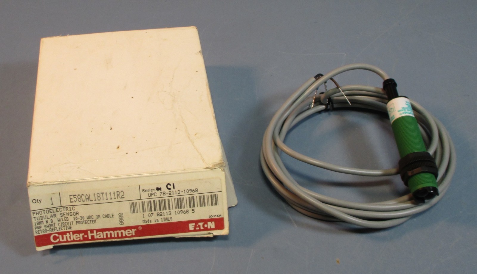Cutler-Hammer E58CAL18T111R2 Ser C1, 10-30 VDC Photoelectric Tubular Sensor NOS