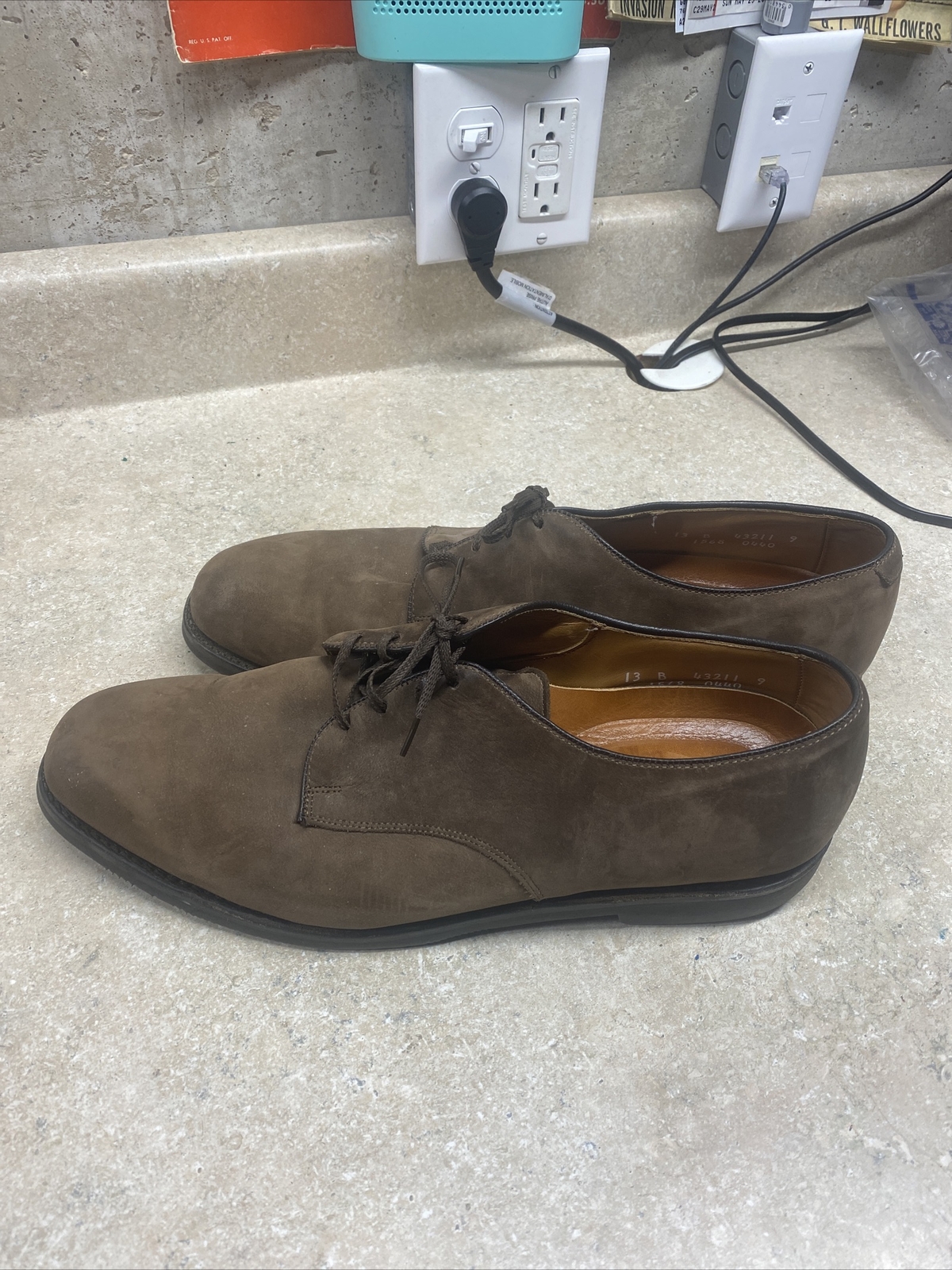 SAOLA Oxford Allen Edmonds da uomo taglia 13 B marrone scamosciato nabuk Yale Derby