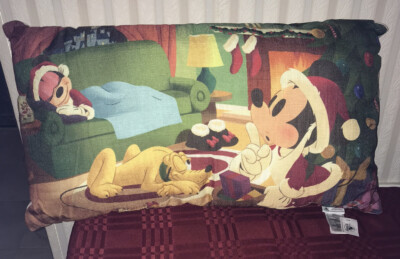 Disney Parks 2020 Christmas Mickey Minnie Pluto Seasons Greetings Pillow New