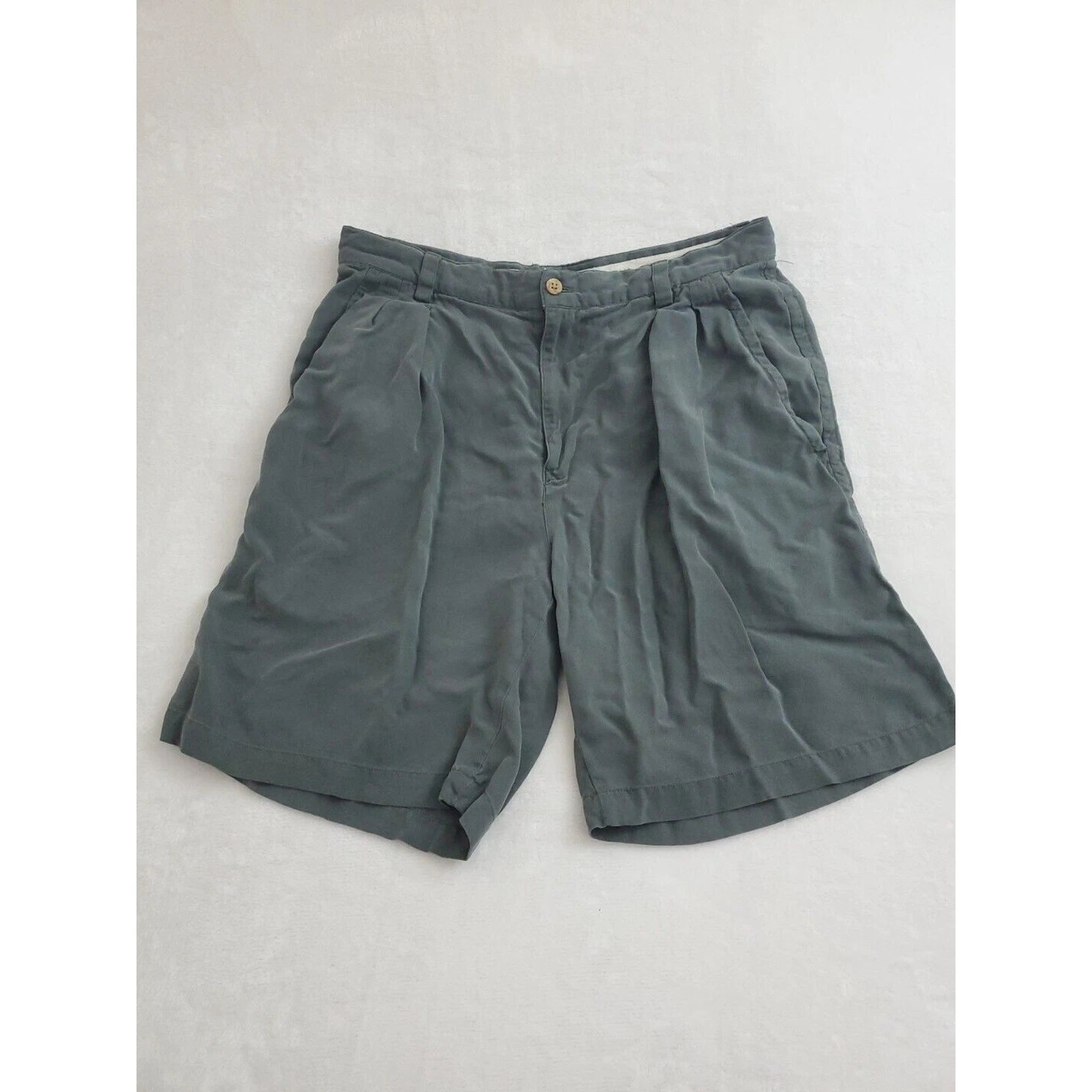 Tommy Bahama Relax Mens Shorts 33 Green 100% Silk Chino Pleated Casual Resort