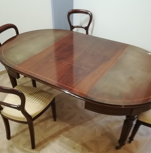 Tavolo tondo stile inglese in noce allungabile con 4 sedie unico proprietario - Foto 12 di 16