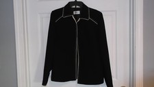 EUC Studio 1 women  s 10 long sleeve fully lined black blazer with beige piping -