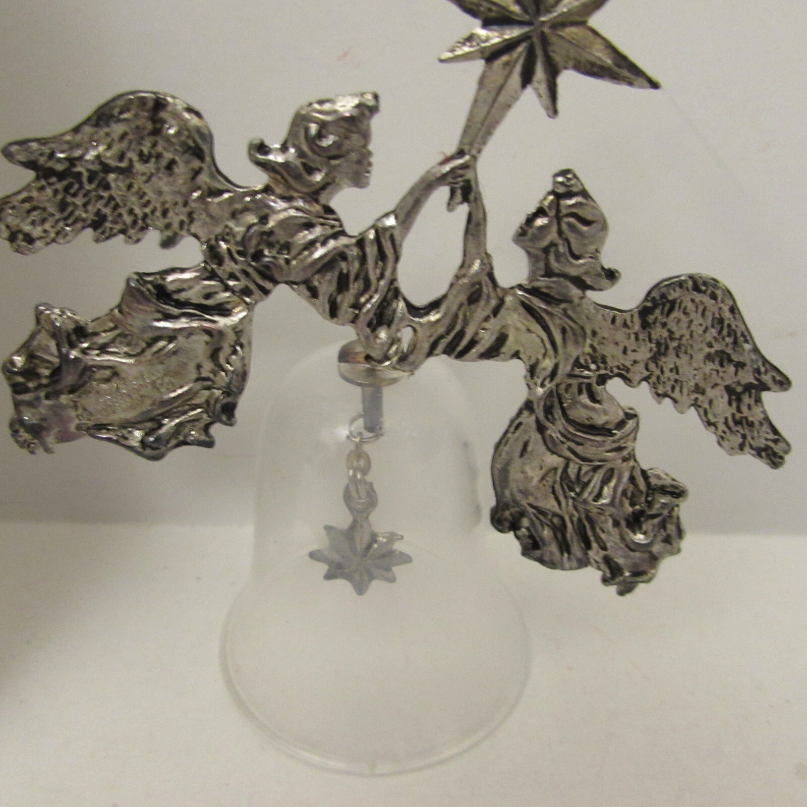 1988 HALLMARK ORNAMENT HOLIDAY HEIRLOOM SILVER PLATED ANGELS-ATOP CRYSTAL