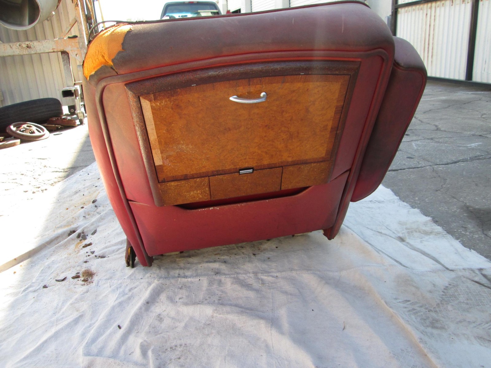 Rolls Royce Silver Shadow T1 left front seat 1967 T1 (USED)