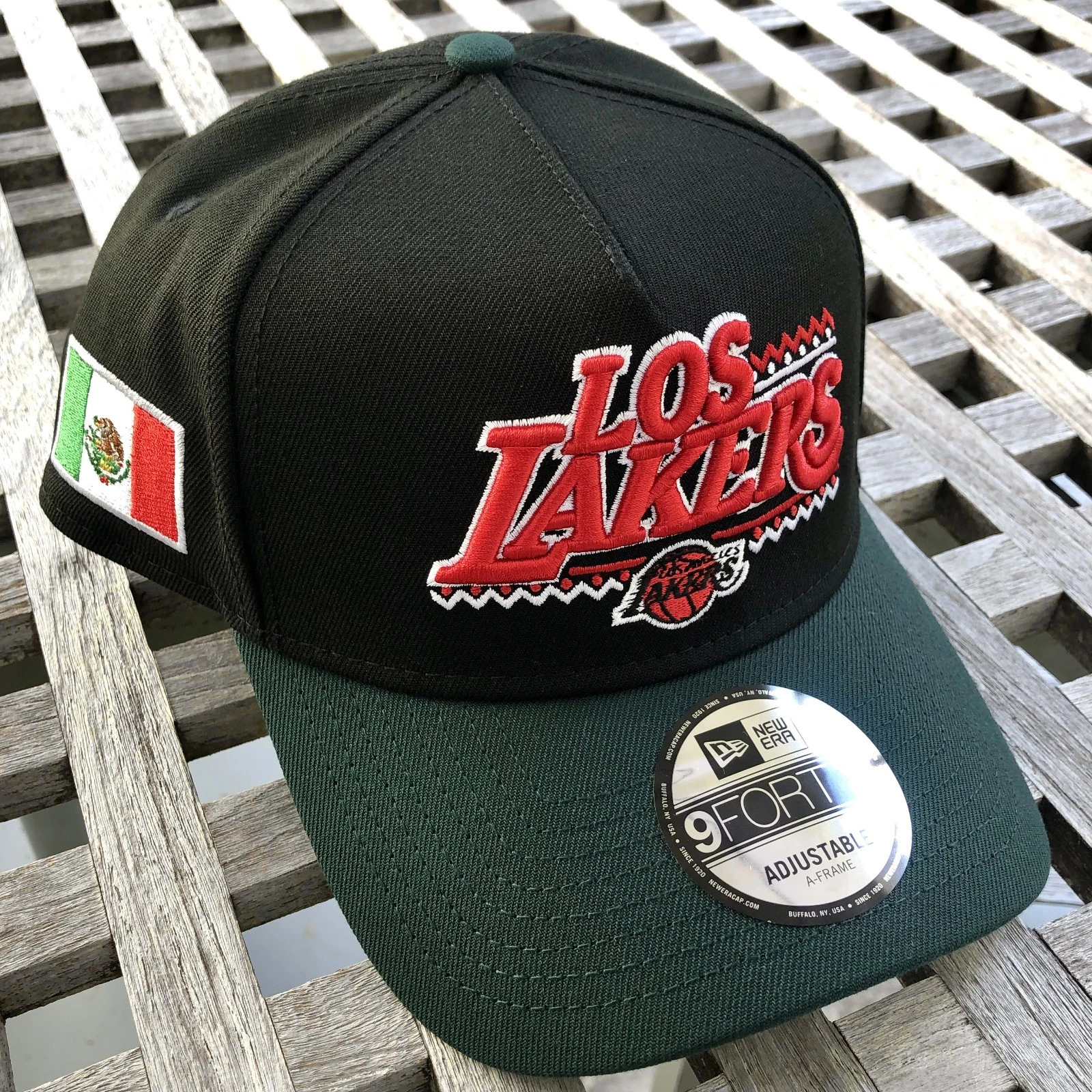 Los Angeles LA Los Lakers Mexican Flag Patch New Era 9FORTY A Frame Snapback Hat