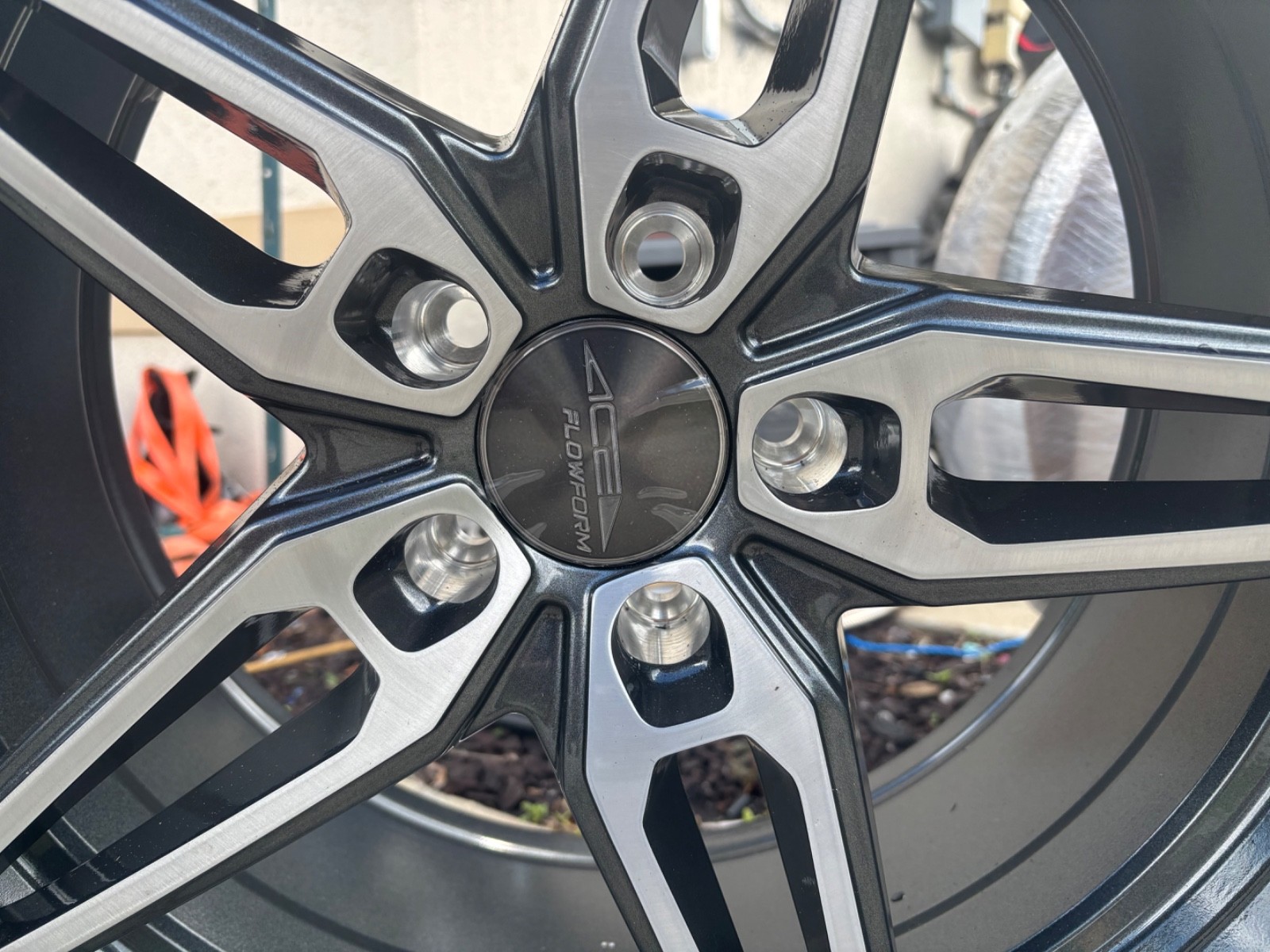 Aston Martin DB9 Volante 2005 Front Wheels Set