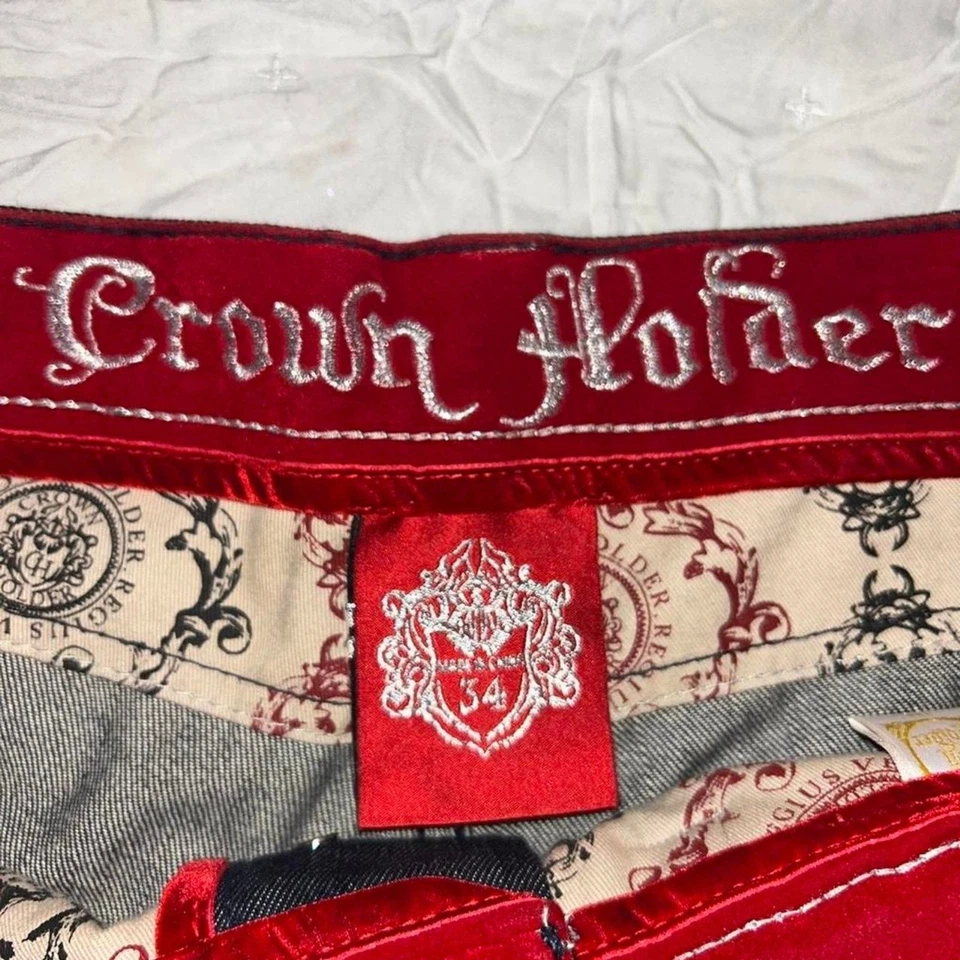 Jeans Vintage | Suporte Coroa Regius Vestio Tamanho 34 Veludo Vermelho e Prata Hardware - Imagem 4 de 4