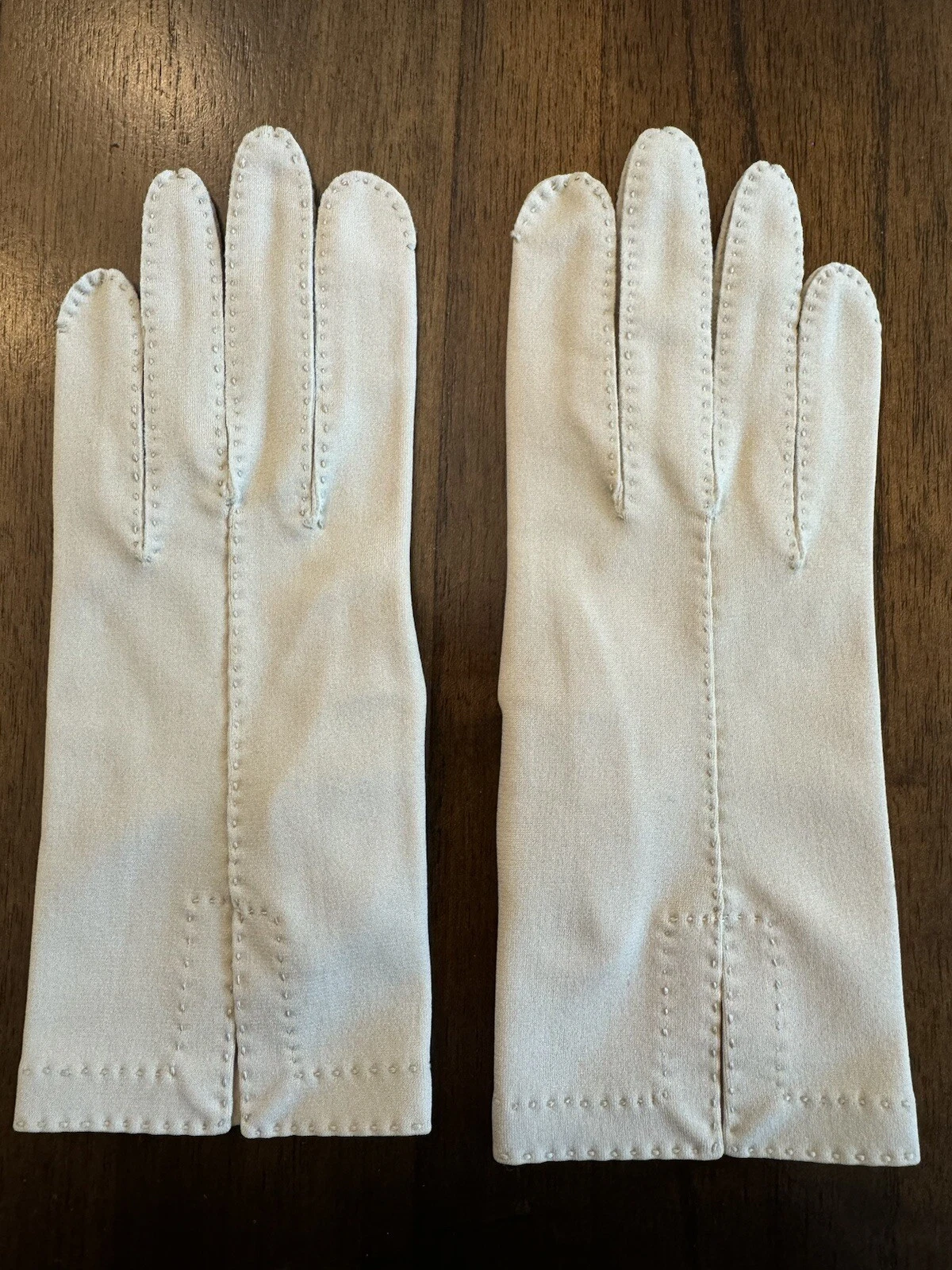 Gants habillés vintage CHRISTIAN DIOR en cuir blanc cassé, taille 7, sac d'origine