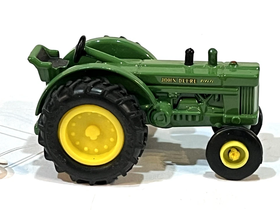 Ertl John Deere Model 80 Diesel Tractor 1:64 - New - Image 2 of 4