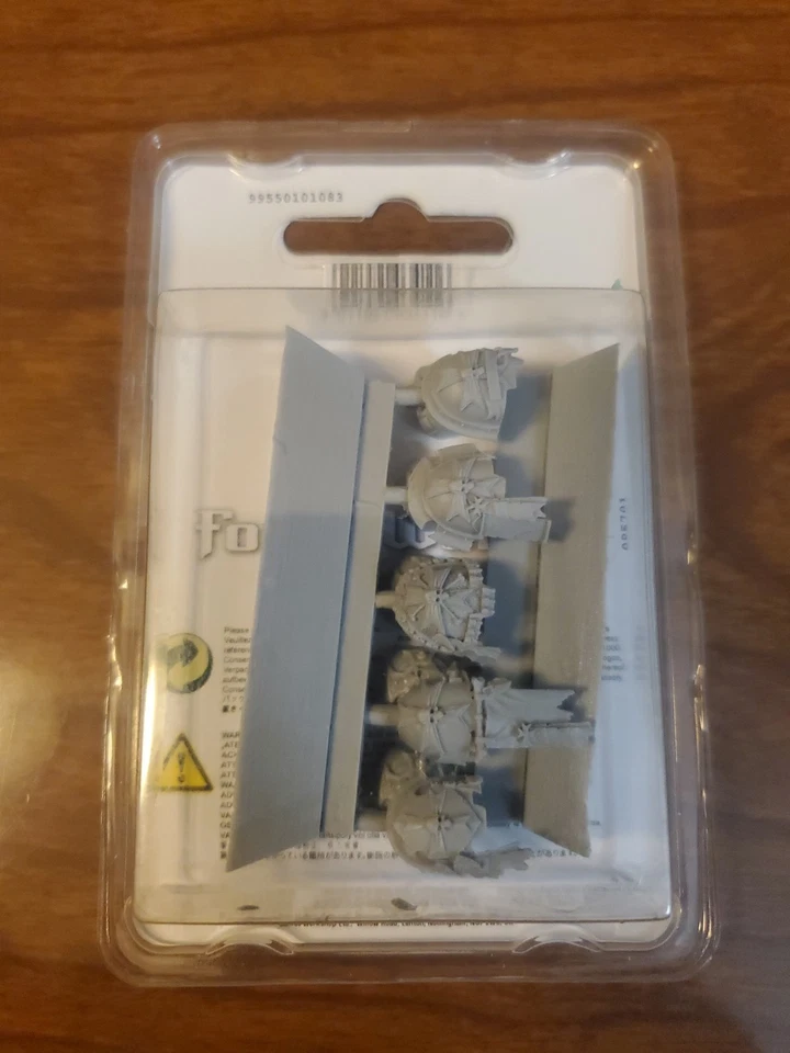 Almohadillas de hombro Forgeworld Black Templar Terminator Warhammer 40k Oop Foto 2 de 2