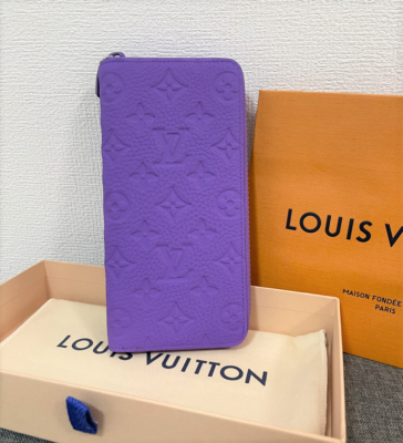 LOUIS VUITTON 三つ折り財布 パープル 海外ノベルティ品 Louis Vuitton Zippy Wallet Vertical Round Purse M81636 Japan