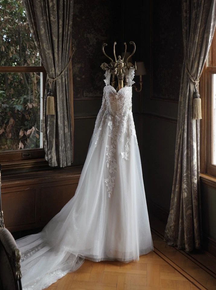 Blue by Enzoani wedding dress size 8 - Image 2 of 4