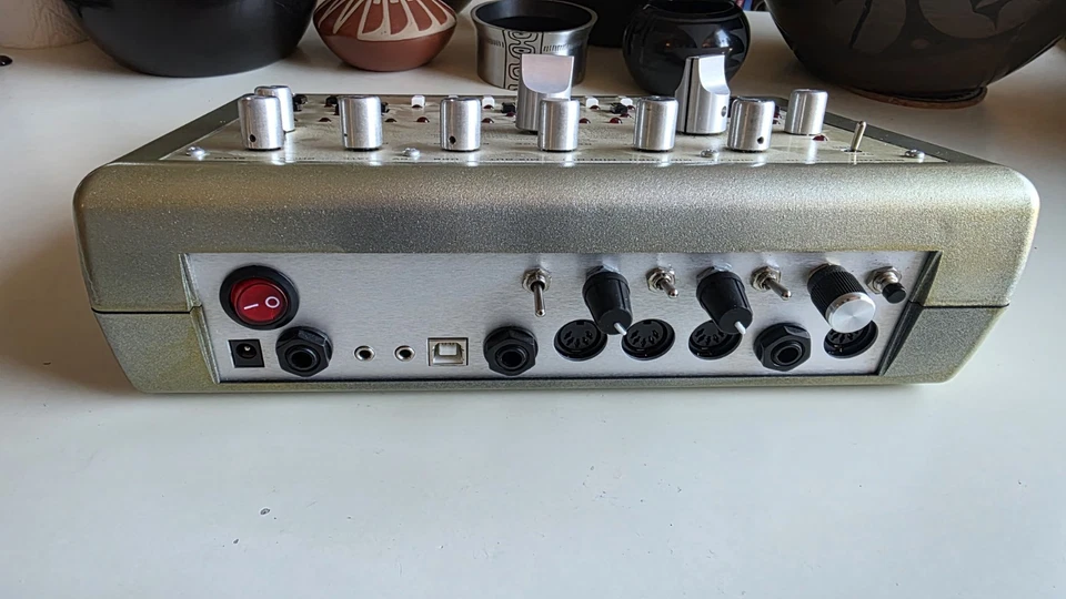 x0xb0x / Xoxbox TB-303 Style Analog Bass Synth Sequencer Acid Techno - Image 4 of 4