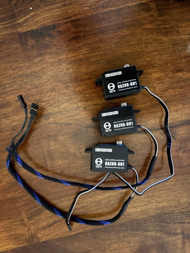 3x Taumelscheiben Servo - THETA RAZOR-DH1 - Bild 2 von 2