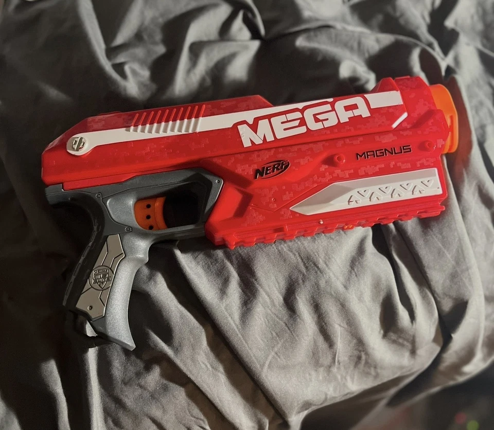Pistola bláster Hasbro N-Strike Elite usada Mega MAGNUS Foto 4 de 4