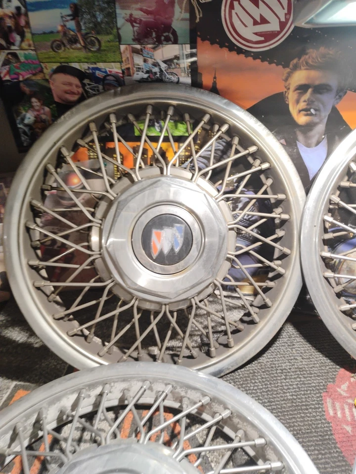 Juego de cubiertas de rueda NOS (4) 1986-1988 Buick Skylark Skyhawk 13" tapacubos de alambre Foto 2 de 4