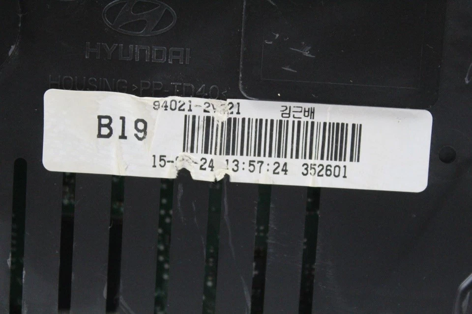 Grupo de velocímetros 110 k millas MPH turbo para Hyundai Veloster 2016-17 OEM 39783 Foto 3 de 4