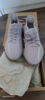 Adidas Yeezy Boost 350 v2 Tail Light Gr.46 Neu
