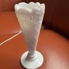 Vintage LE Smith 1940's Milk Glass White Stars & Beads 6 1/4" Tall Flower Vase