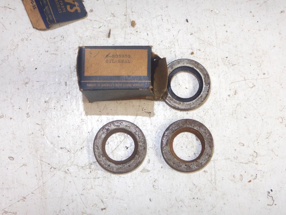 吉普 Willys DJ3A DJ5 DJ6 NOS 原始设备制造商 Dana 23 轴托架油封 803900 免运费 — 第 3/4 张图片