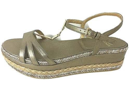 STUART WEITZMAN FLECHA T-STRAP PLATFORM SANDAL SZ 8.5, RETAIL $365 - Picture 4 of 8