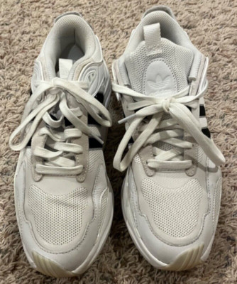 Adidas Magmur Runner Footwear White Womens Size 9.5 EE5139  display picture 2