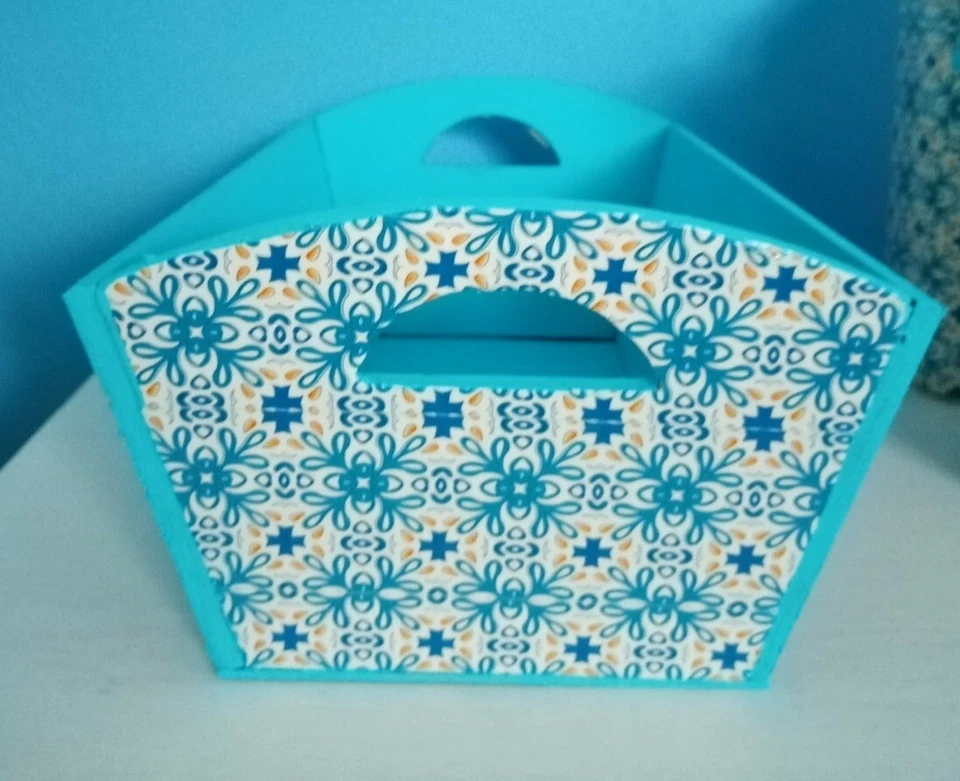 New handmade home decor white & blue patterned, wooden storage display basket - Image 3 of 4