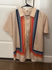 Button up bowling type shirt for men with vintage vibes. Perfect beach shirt