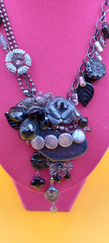  Collar ajustable vintage negro con diseño de flores y cristal facetado de 18 pulgadas Foto 2 de 4