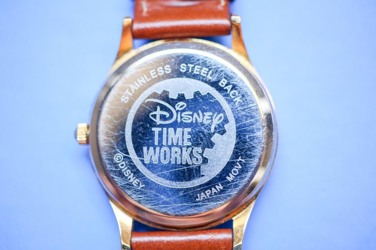 Disney WINNIE THE POOH Watch Floating Bees Rotating Bees 
