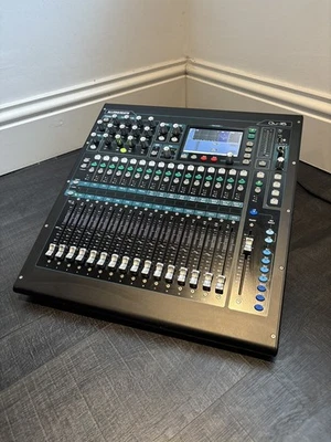 Allen and Heath QU16 Chrome - Digital Mixing Desk - image 1 of 4