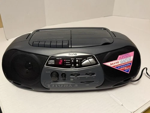 Sanyo Portable Radio CD Cassette Player Recorder Boombox  Works CWM-200 Vintage