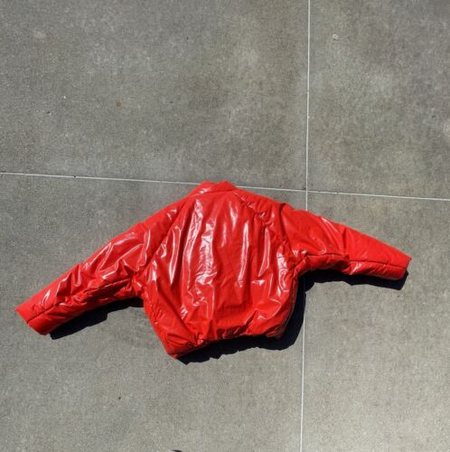 Yeezy x Gap Round Jacket Red size S - Gem Yeezy x Gap Round Jacket Red size S - Gem